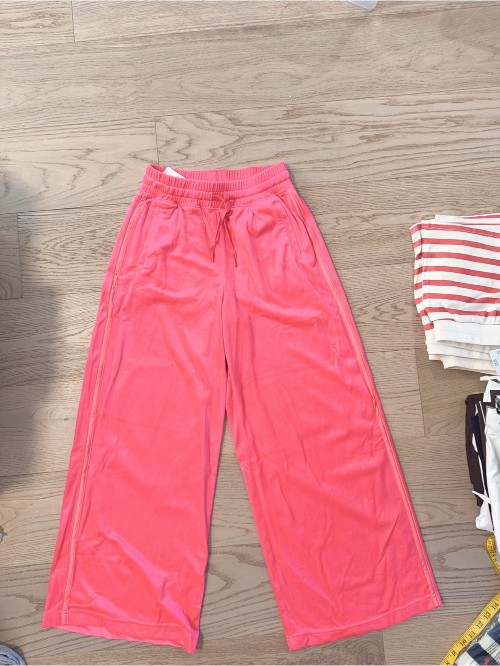 NWT 1703-1181 Aerie sweatpants dragon fruit pink S